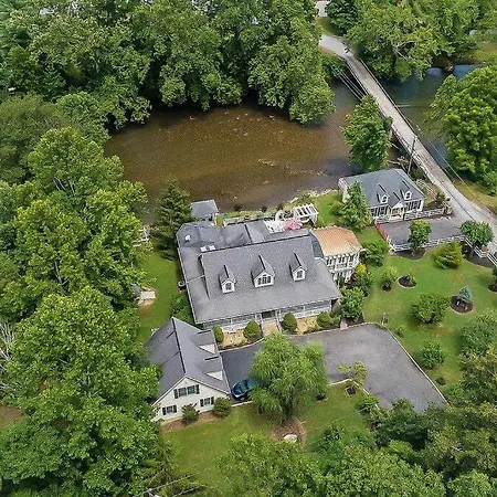 Jackson River Estate 3 Dwellings On River W/ Pool Sleeps 23